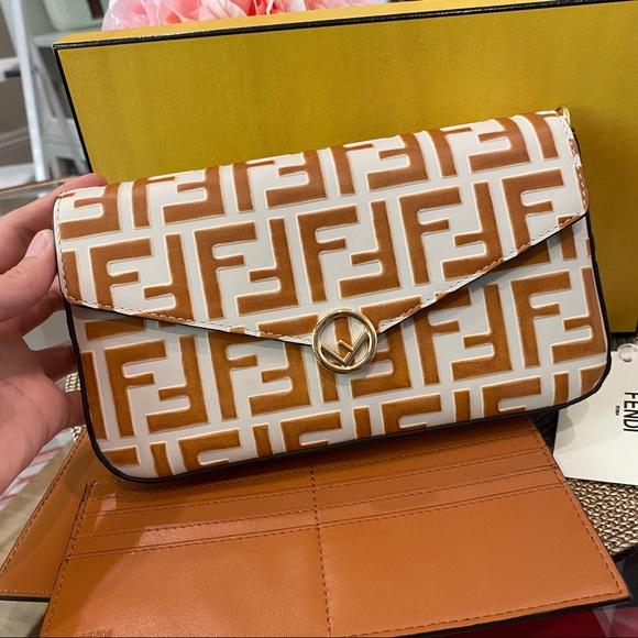 NEW FENDI CHAIN WALLET WITH POUCHES CROSSBODY BAG - Picture 6 of 11